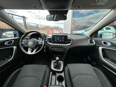 Kia Ceed 1.6 MHEV iMT 100kW (136CV) Drive