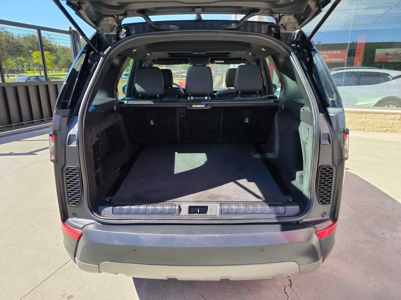 Land-Rover Discovery 3.0 Si6 250kW (340CV) HSE Auto - Foto 2