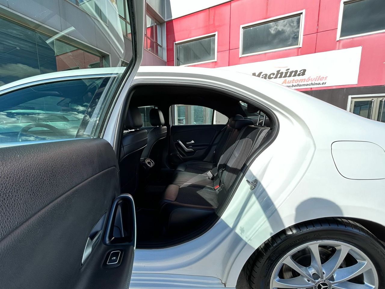 Mercedes Clase A Sedán A 180 d - Foto 2