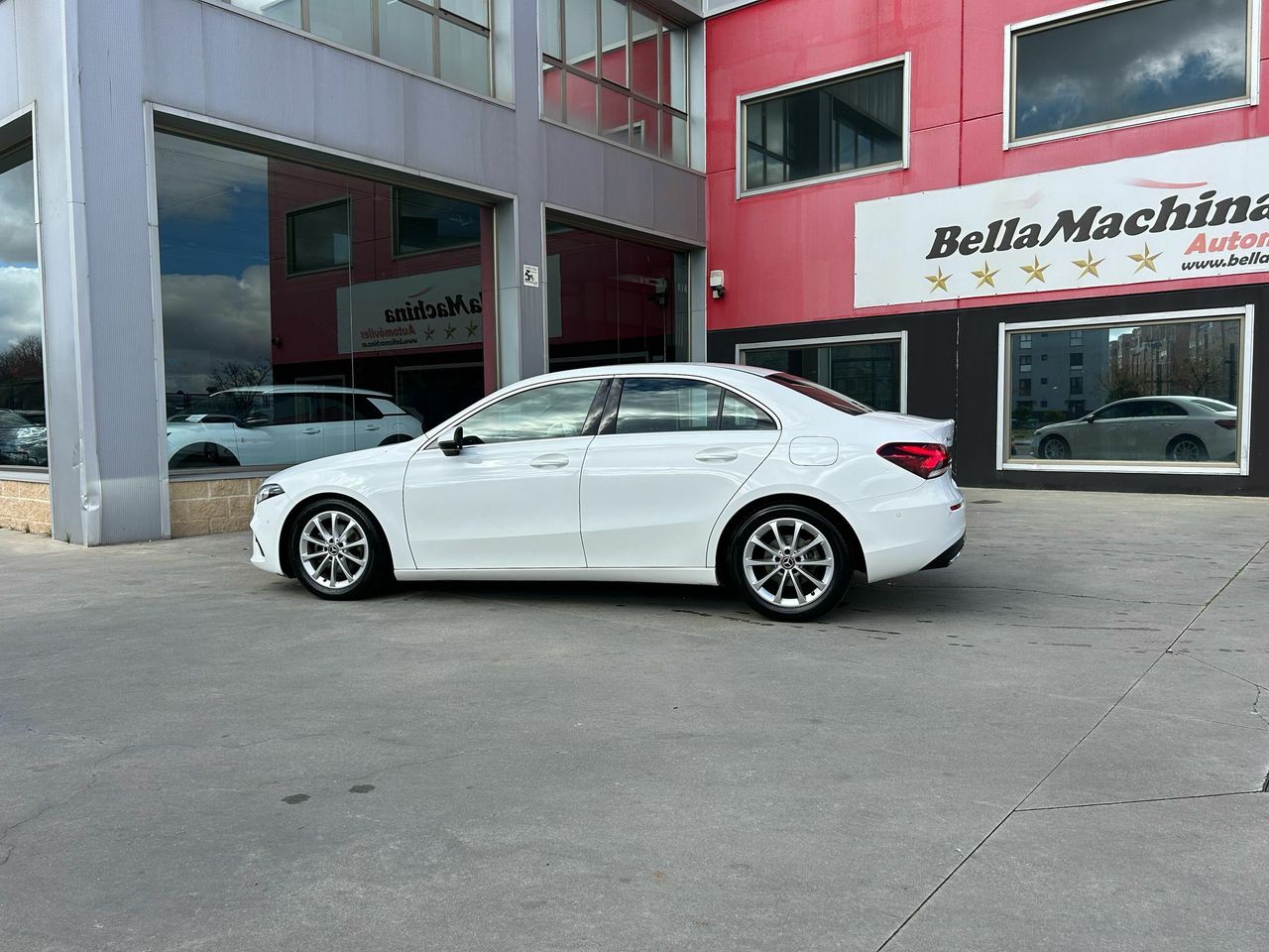 Mercedes Clase A Sedán A 180 d - Foto 2