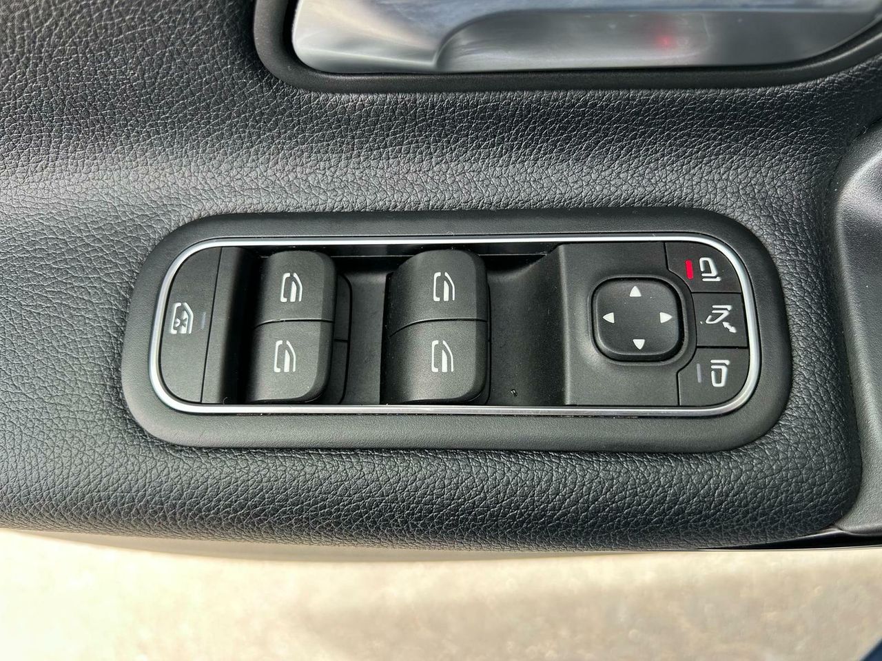 Mercedes Clase A Sedán A 180 d - Foto 2