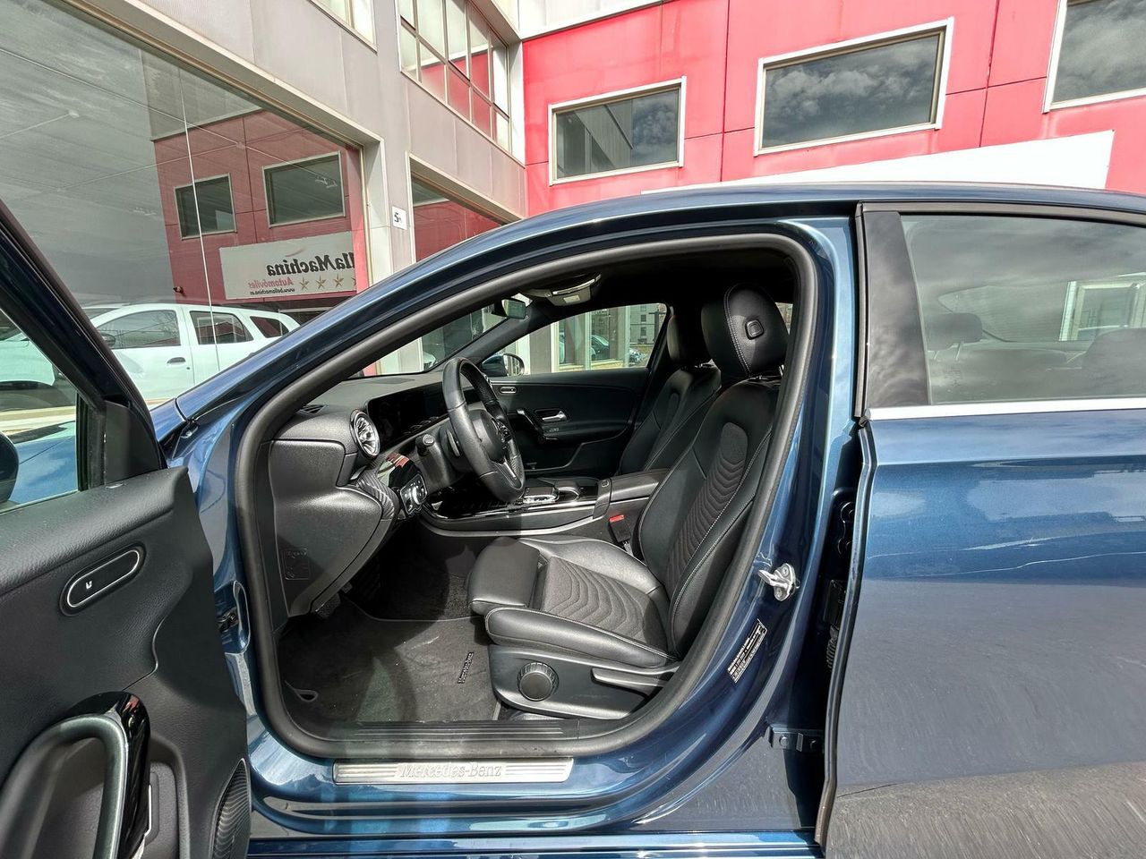 Mercedes Clase A Sedán A 180 d - Foto 2