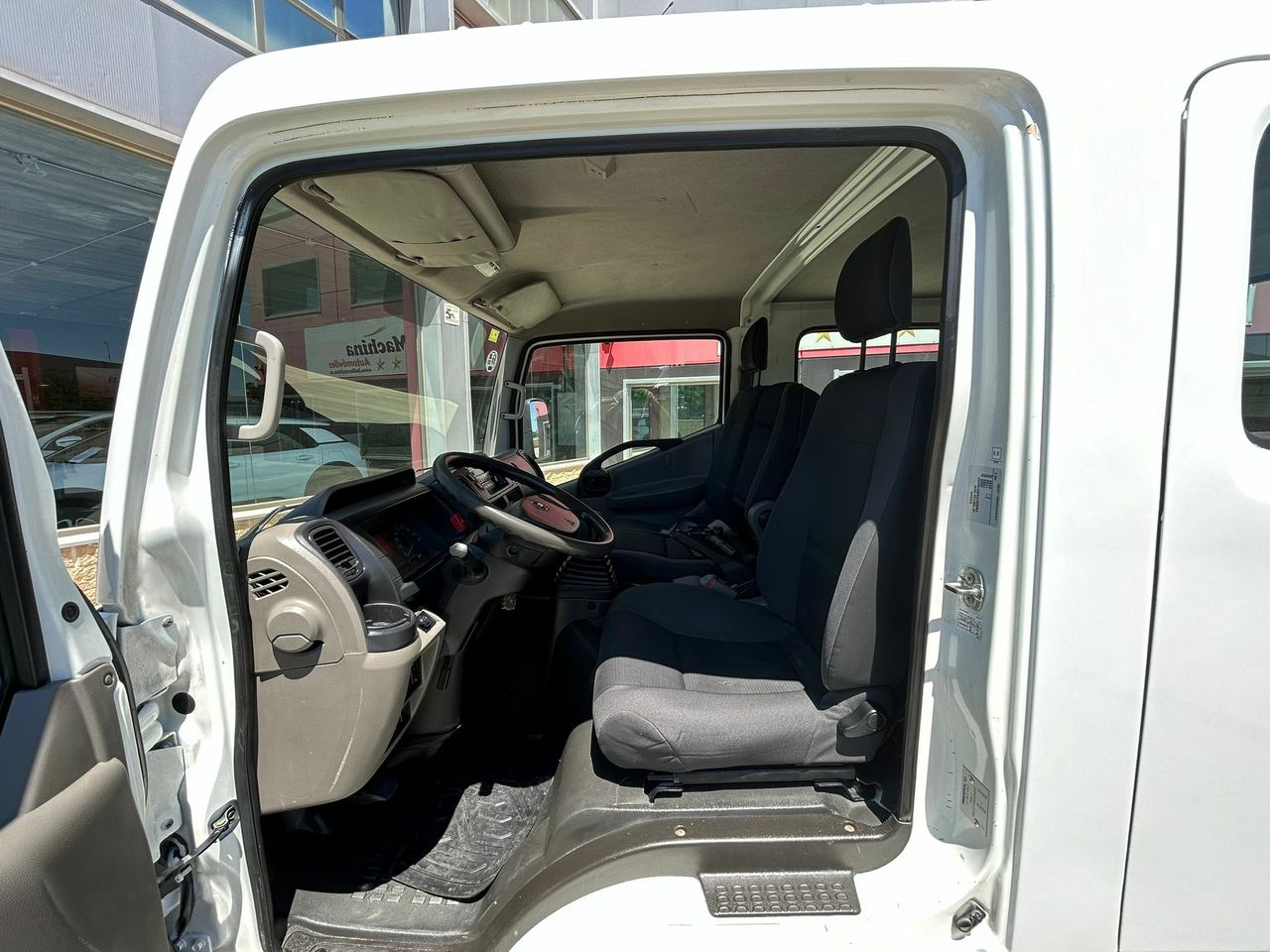 Nissan NT400 CABSTAR 6 PLAZAS CAJA ABIERTA - Foto 2