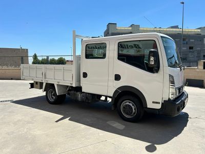 Nissan NT400 CABSTAR 6 PLAZAS CAJA ABIERTA