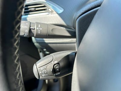 Peugeot 2008 Allure 1.6 BlueHDi 73KW (100CV)