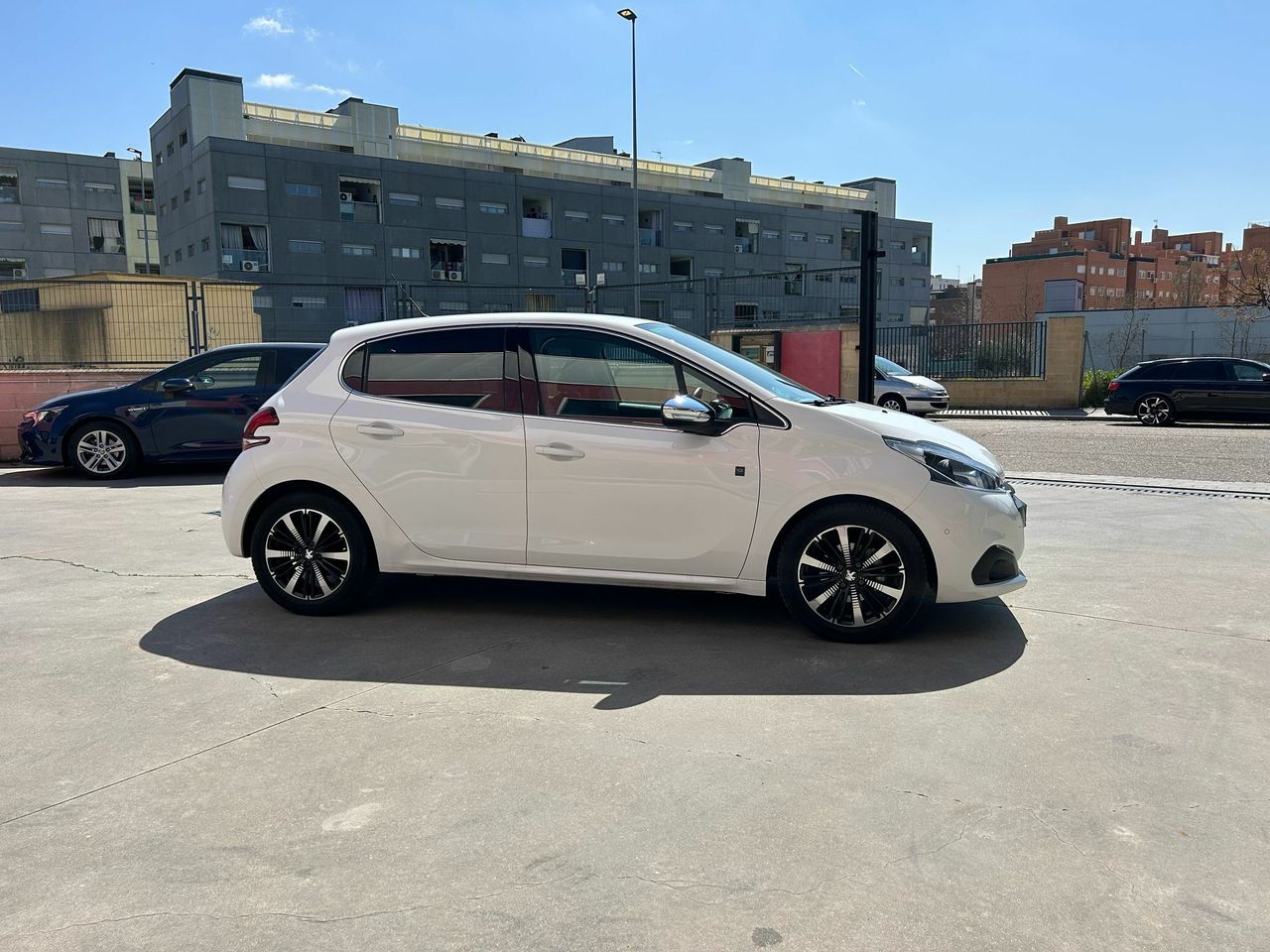 Peugeot 208 5P Tech Edition1.2L PureTech 60KW (82CV) - Foto 2