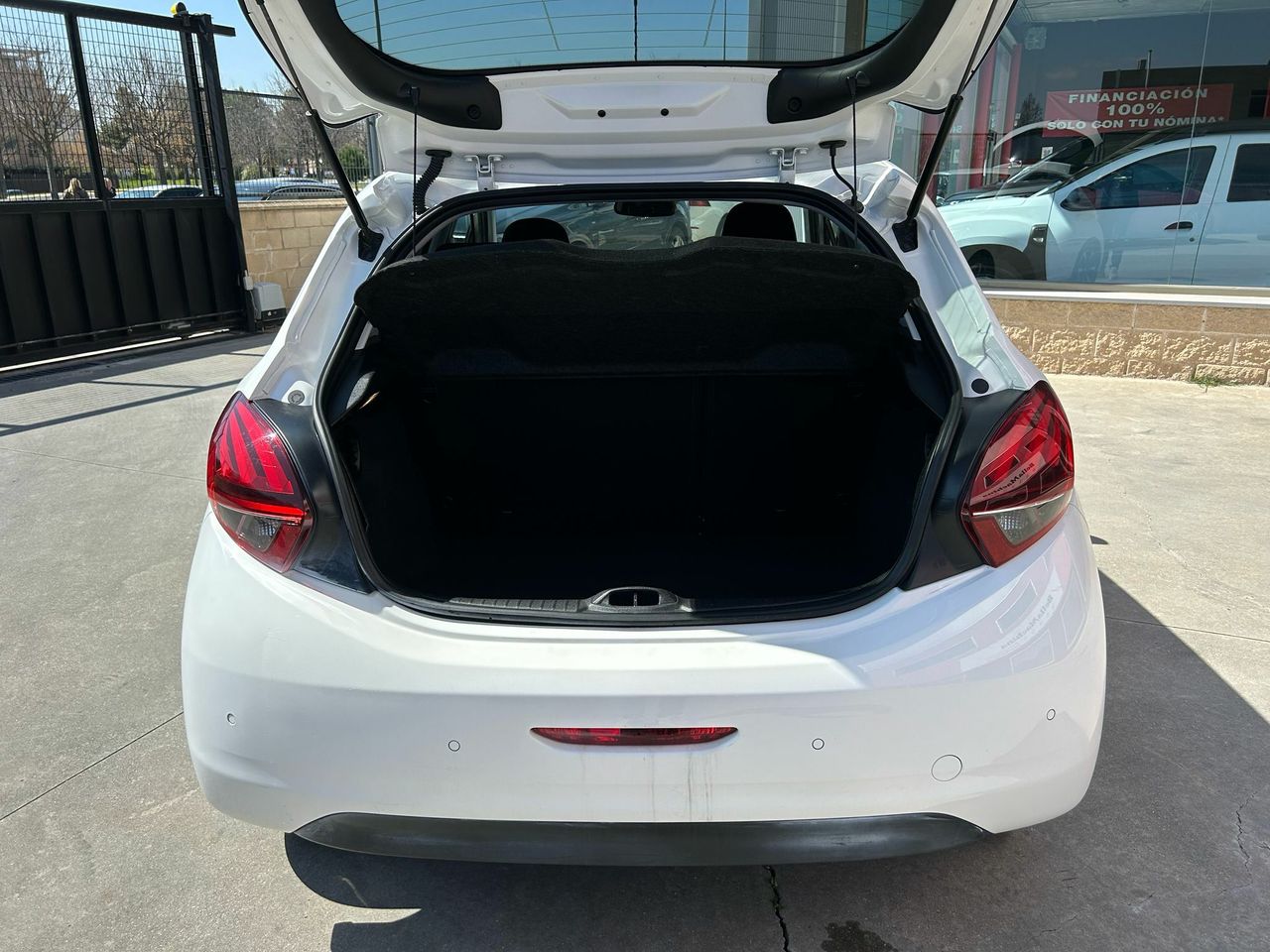 Peugeot 208 5P Tech Edition1.2L PureTech 60KW (82CV) - Foto 2