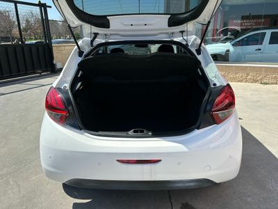 Peugeot 208 5P Tech Edition1.2L PureTech 60KW (82CV)