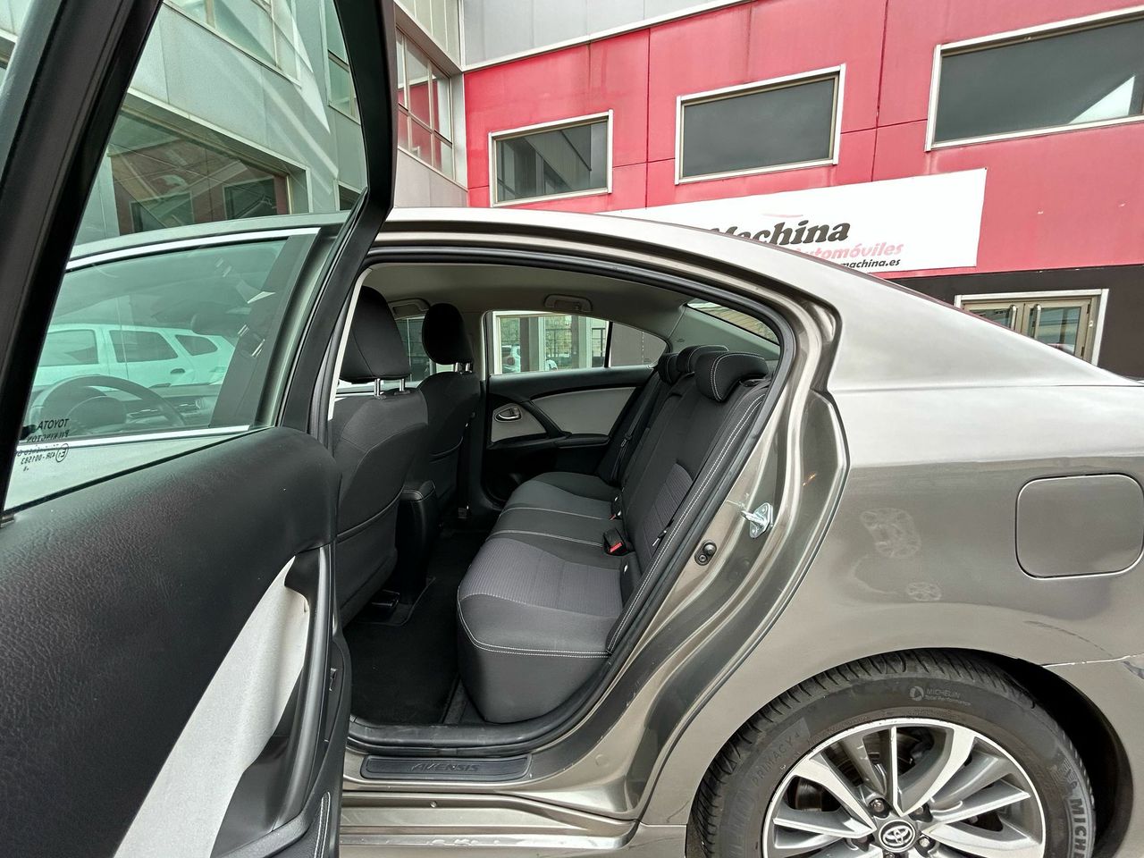 Toyota Avensis 2.0 150D ADVANCE - Foto 2