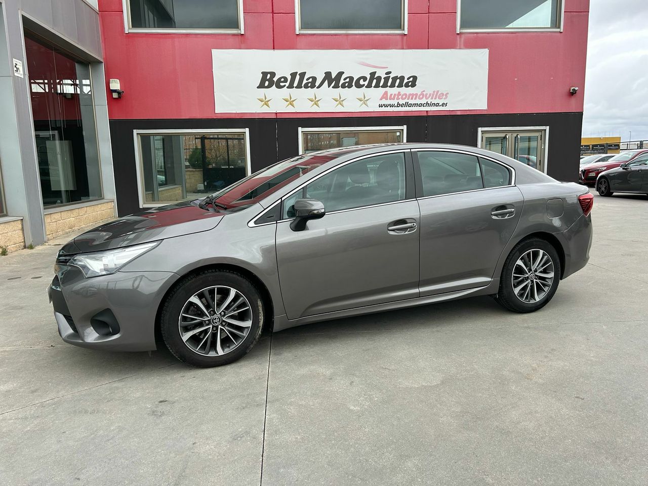 toyota avensis 2018 / foto grande (2)