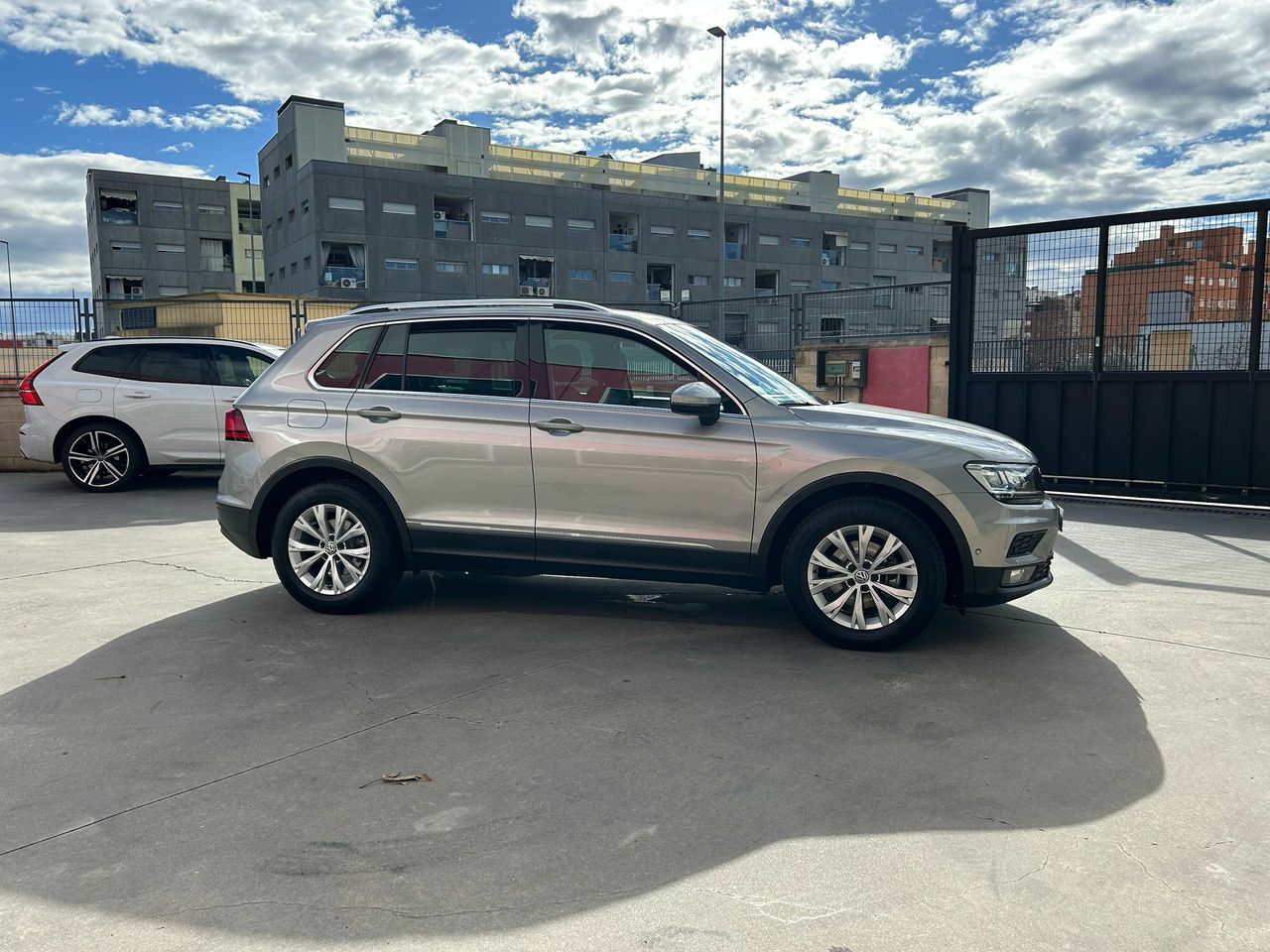 Volkswagen Tiguan Advance 2.0 TDI 110kW (150CV) DSG - Foto 2