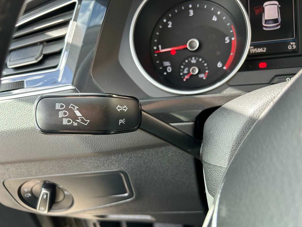 Volkswagen Tiguan Advance 2.0 TDI 110kW (150CV) DSG - Foto 2