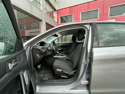 Peugeot 308 SW Active BlueHDi 130 S&S EAT8