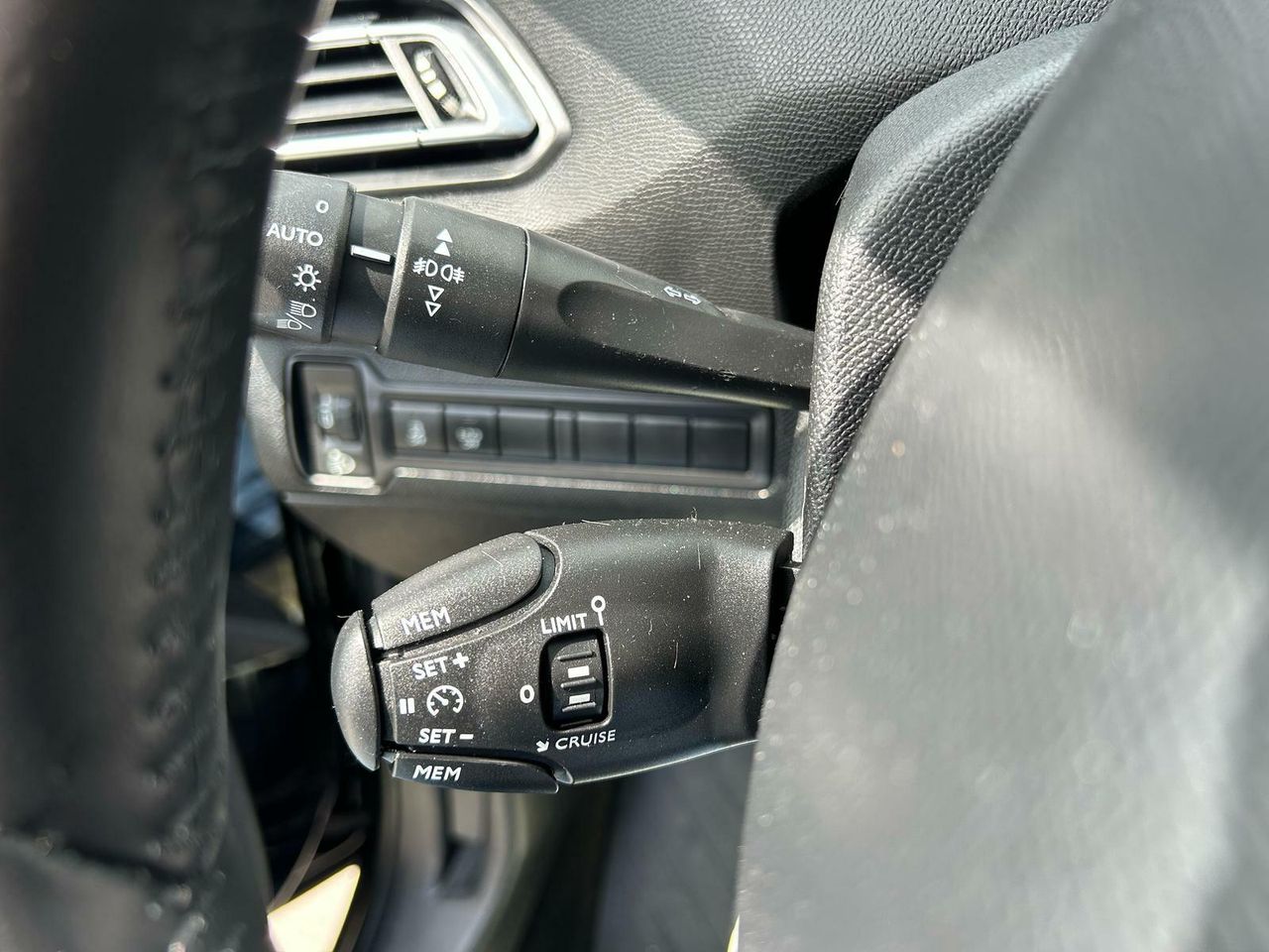 Peugeot 308 5p GT Line 1.2 PureTech 130 S&S EAT6 - Foto 2