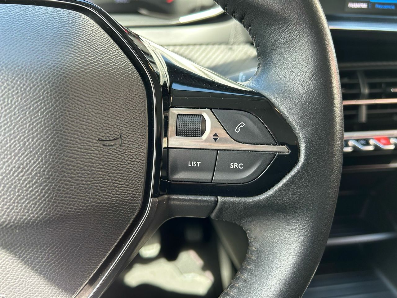 Peugeot 208 BlueHDi 73kW (100CV) Active - Foto 2