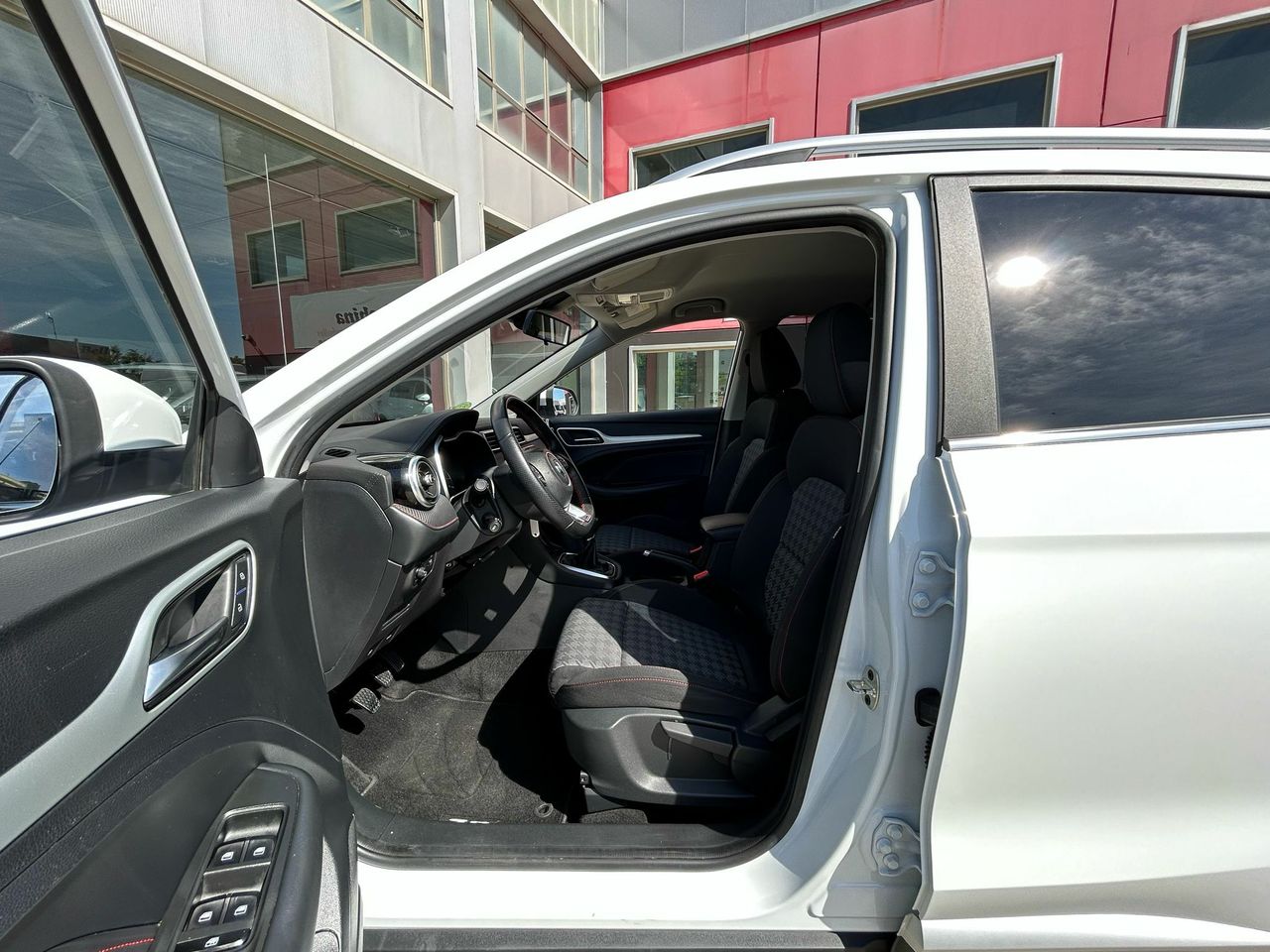 MG ZS 1.5 Comfort - Foto 2