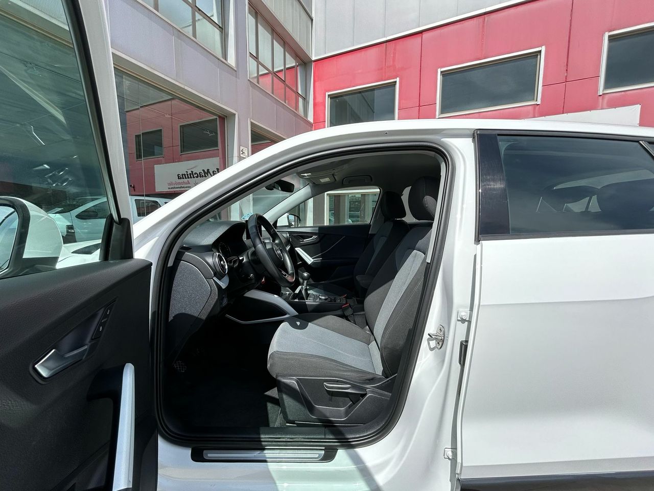 Audi Q2 Design 30 TFSI 85kW (116CV) - Foto 2