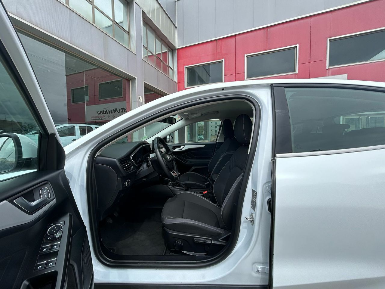 Ford Focus 1.5 Ecoblue 88kW Trend+ - Foto 2