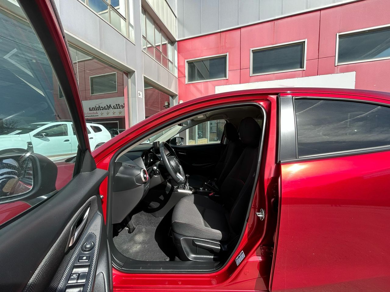 Mazda 2 e-SKYACTIV G 66kW (90CV) Homura - Foto 2