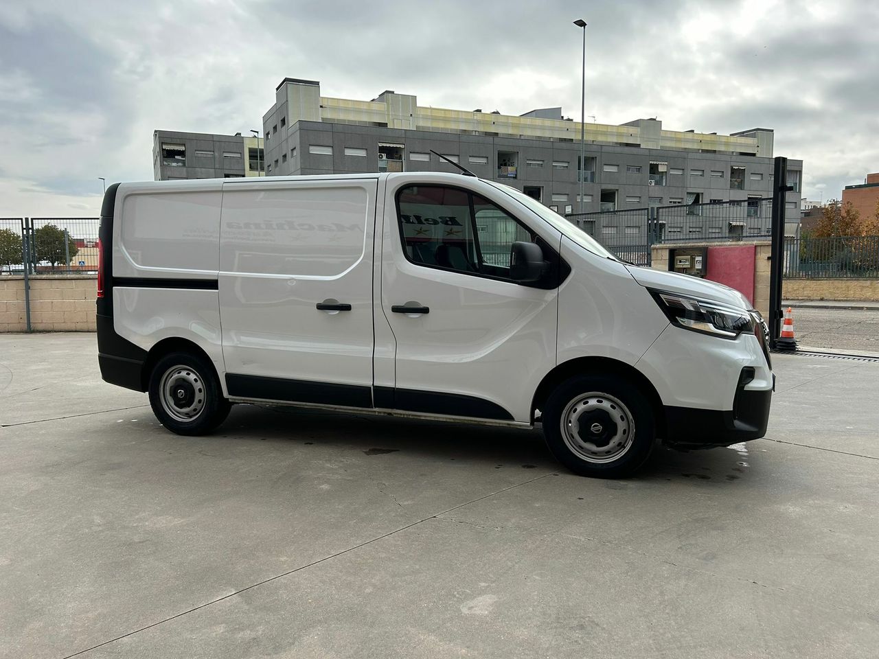 Nissan Primastar FURGON 2.0 DCI 110CV L1 H1  - Foto 2