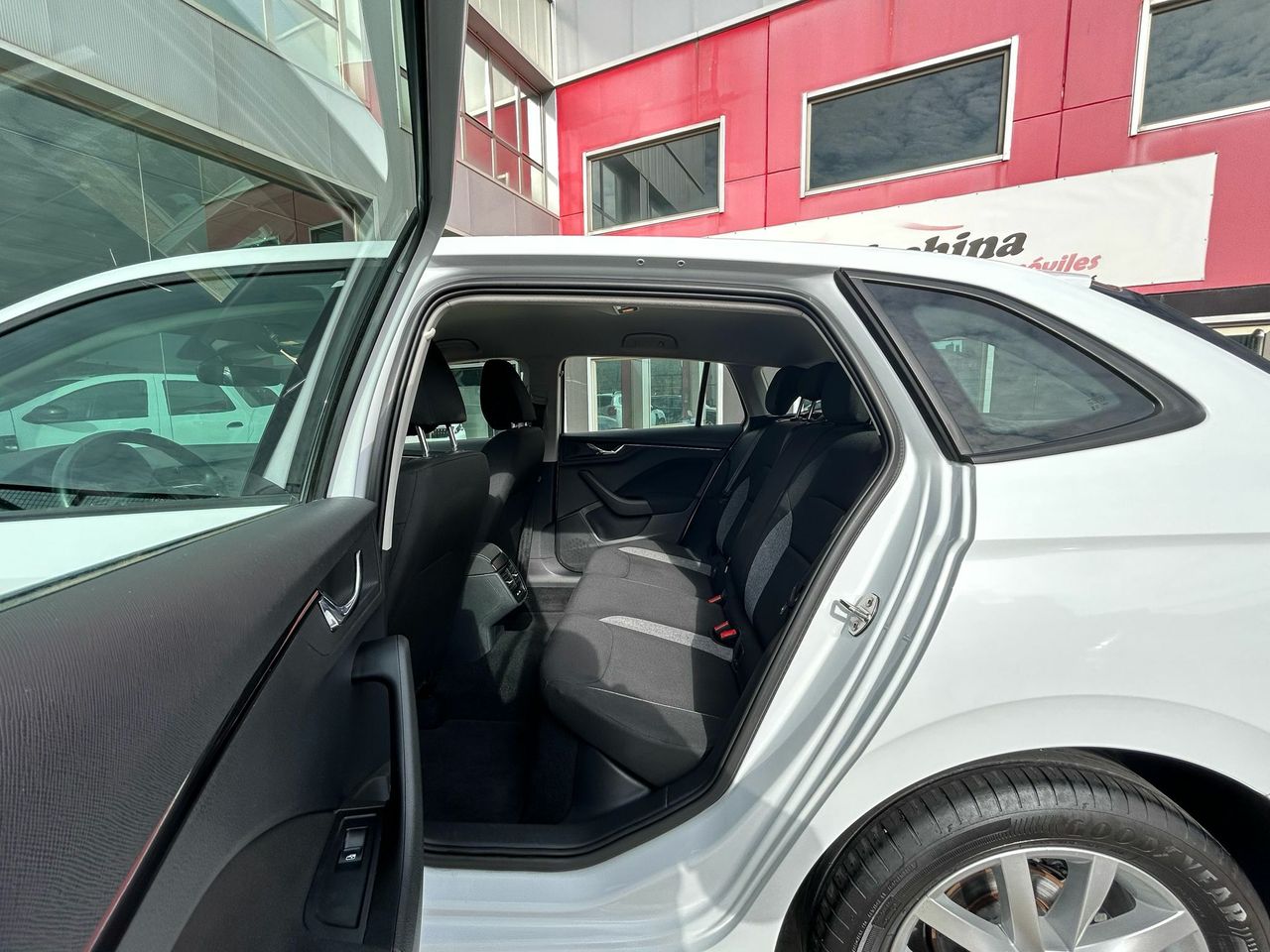 Skoda Scala 1.0 TSI 81KW (110 CV) Ambition - Foto 2