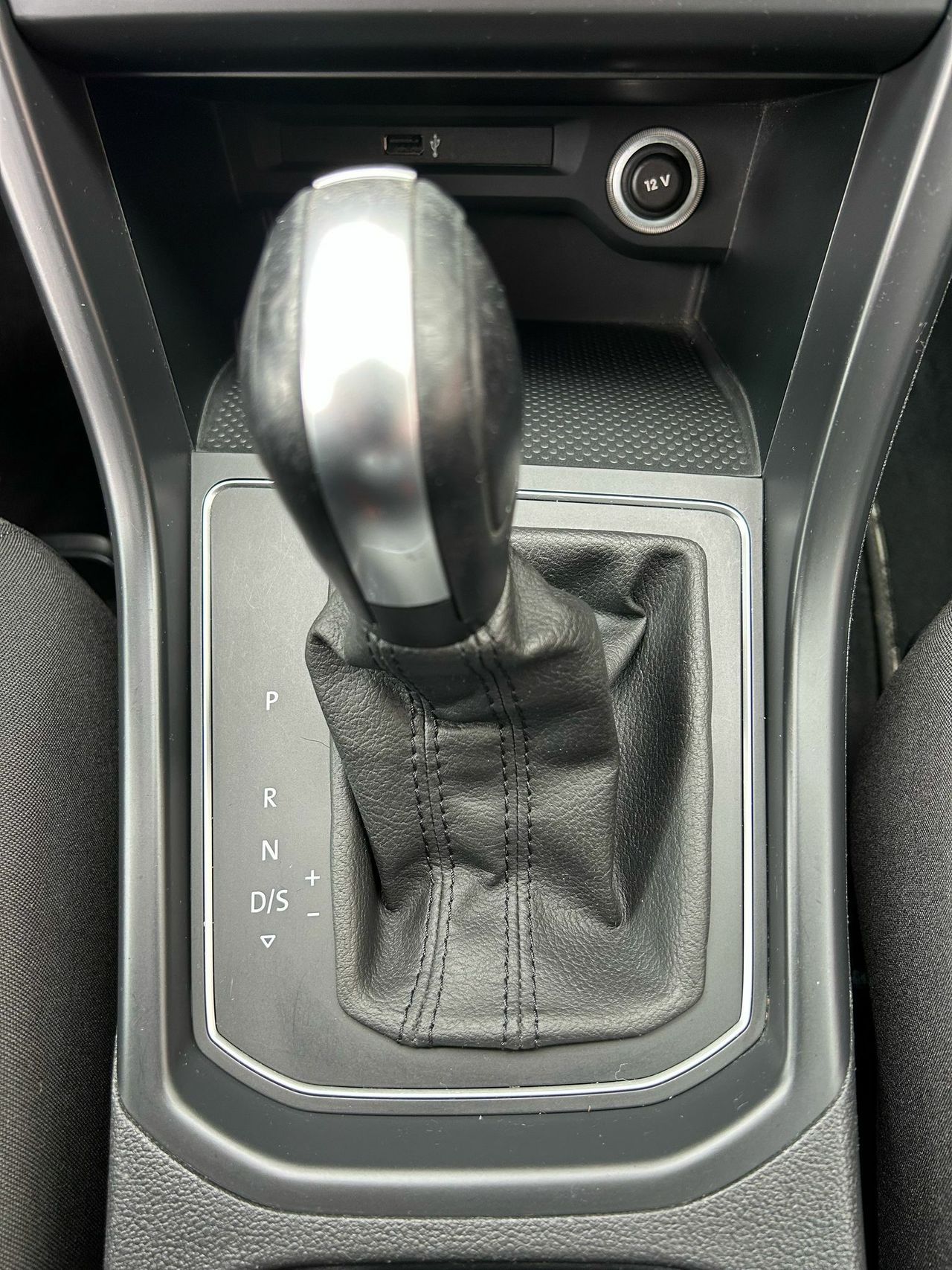 Volkswagen Touran Advance 2.0 TDI 85kW (115CV) DSG - Foto 2