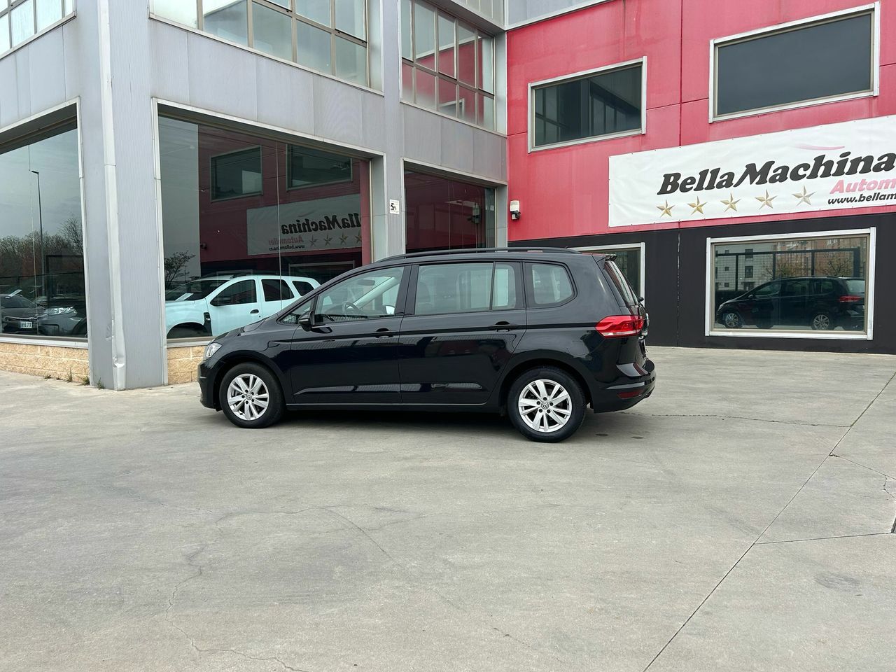 Volkswagen Touran Advance 2.0 TDI 85kW (115CV) DSG - Foto 2