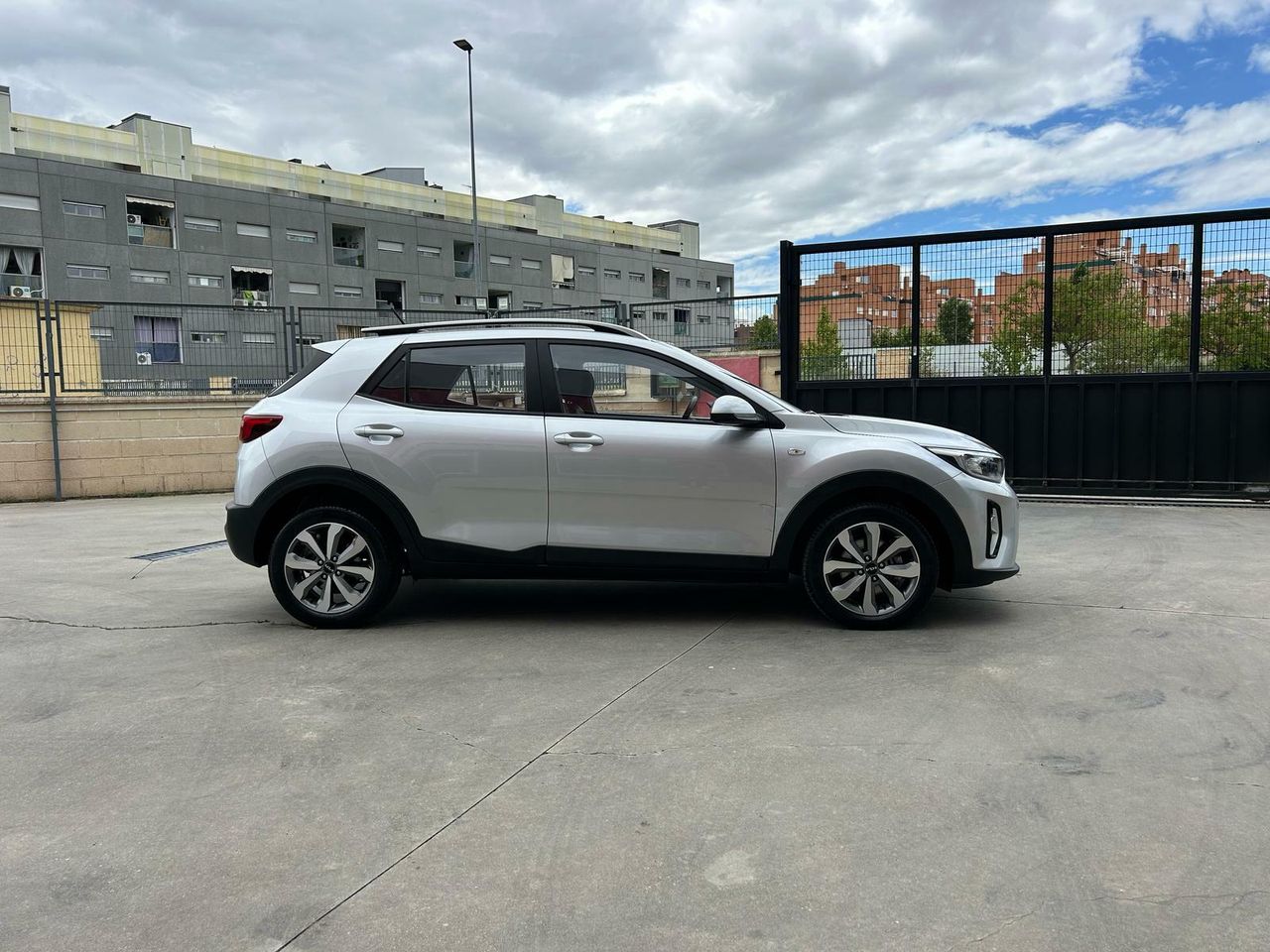 Kia Stonic 1.0 T-GDi 74kW (100CV) MHEV iMT Drive - Foto 2