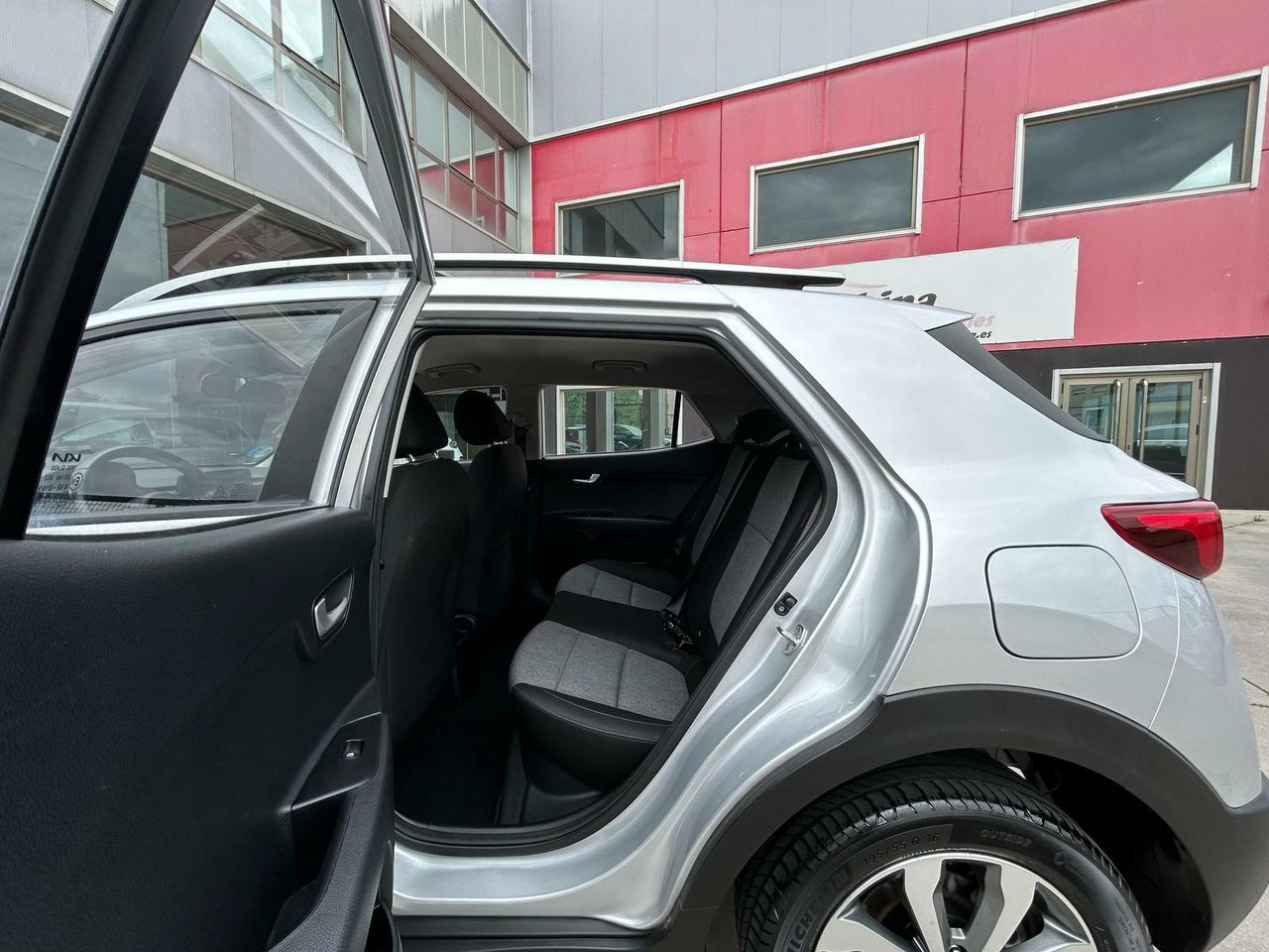 Kia Stonic 1.0 T-GDi 74kW (100CV) MHEV iMT Drive - Foto 2