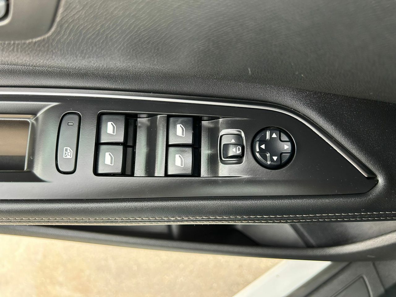 Peugeot 5008 Allure 1.2L PureTech 96kW (130CV) S&S - Foto 2