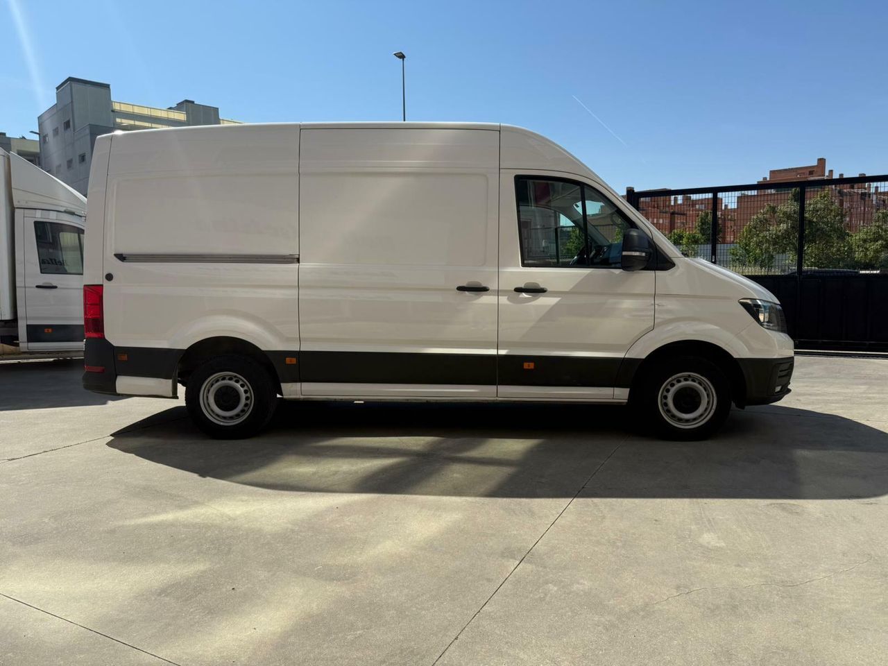 Volkswagen Crafter L3 H2 140 CV  - Foto 2