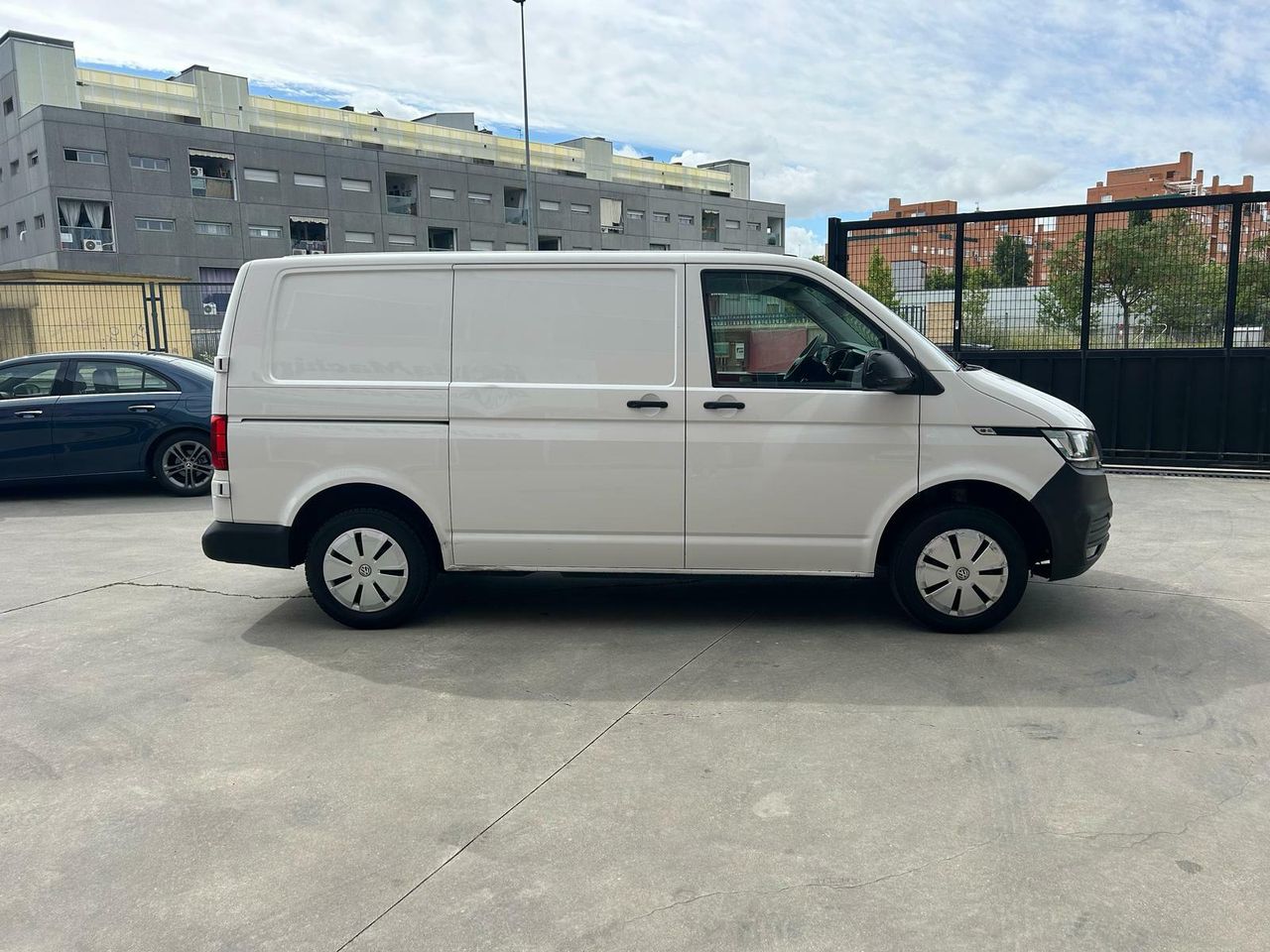 Volkswagen Transporter 2.0 TDI 110CV  - Foto 2
