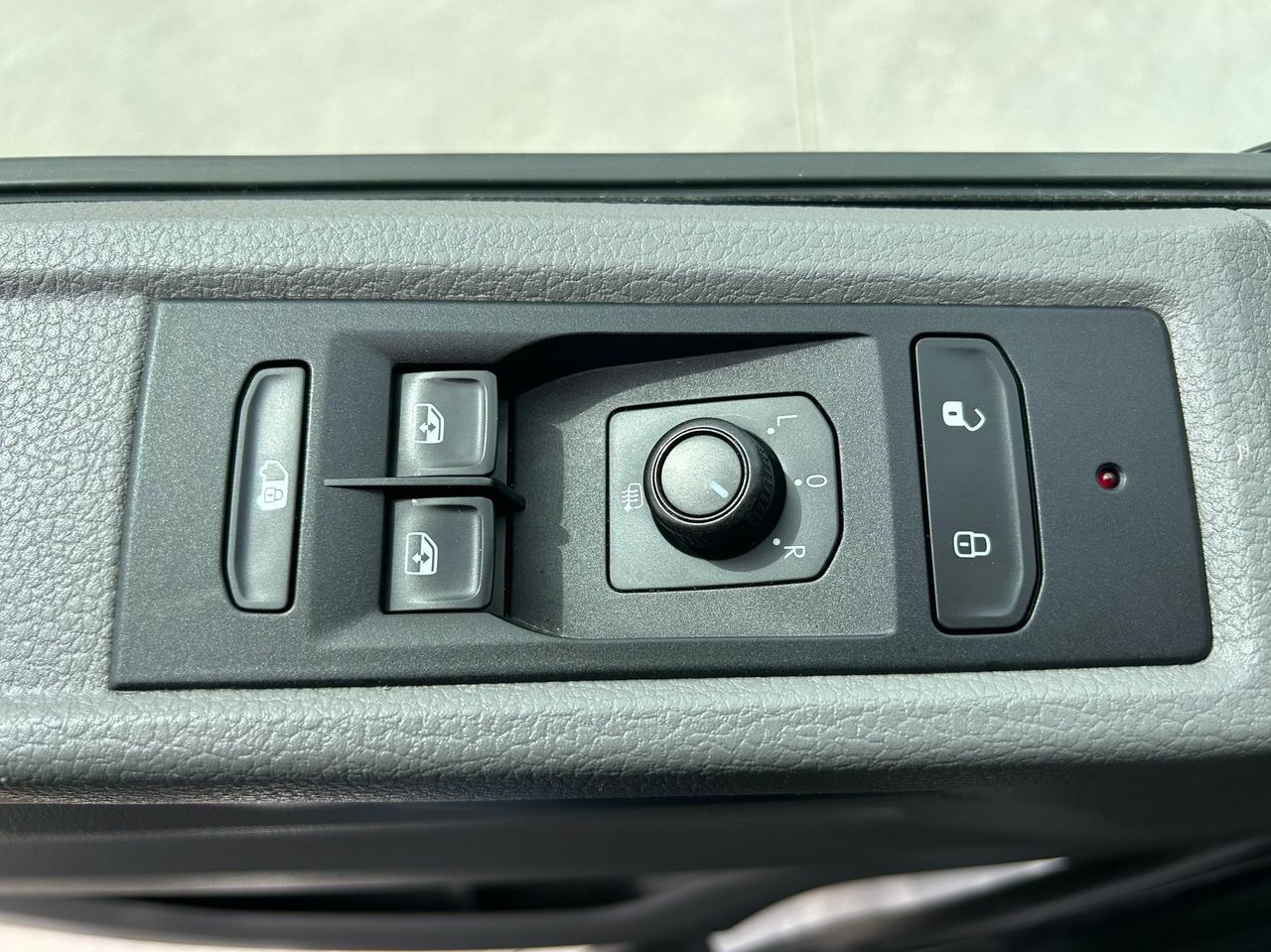 Volkswagen Transporter 2.0 TDI 110CV  - Foto 2