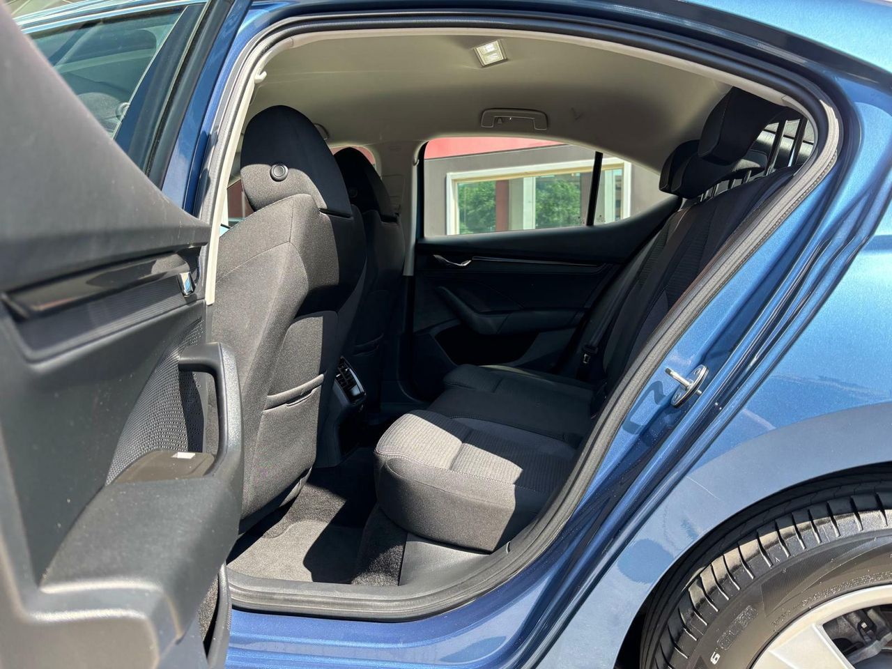 Skoda Octavia 1.5 TSI m-HEV 110kW (150CV) DSG Ambition - Foto 2