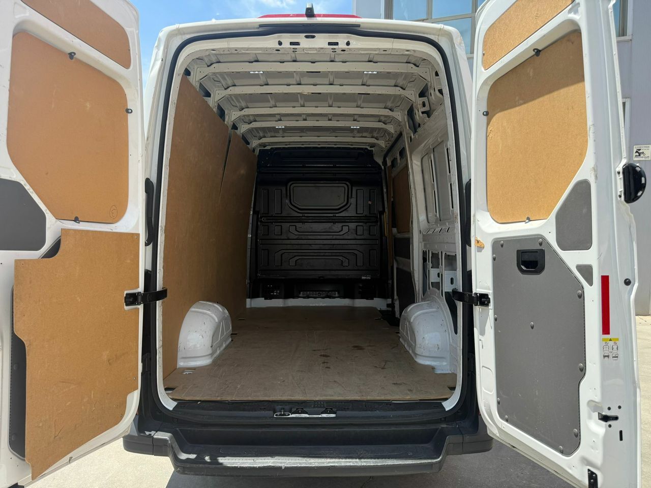 Volkswagen Crafter 2.0 TDI L3 H2  - Foto 2