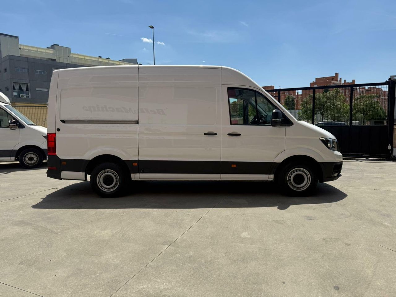 Volkswagen Crafter 2.0 TDI L3 H2  - Foto 2