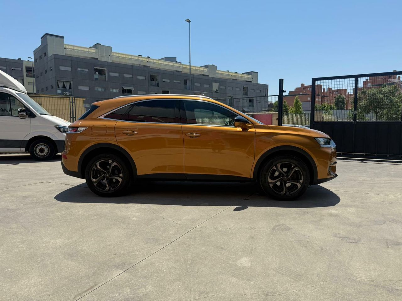DS DS 7 PureTech 132kW (180CV) Auto. SO CHIC - Foto 2