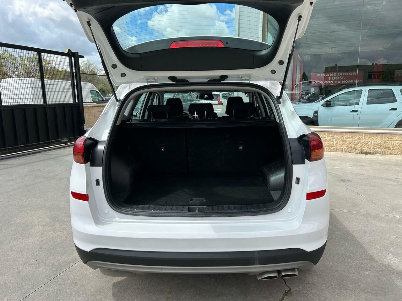 Hyundai Tucson 1.6 CRDI 85kW (116CV) 48V SLE 4X2 - Foto 2