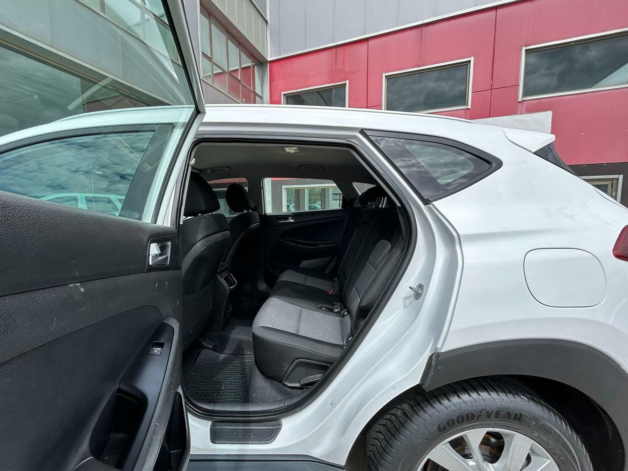 Hyundai Tucson 1.6 CRDI 85kW (116CV) 48V SLE 4X2 - Foto 2