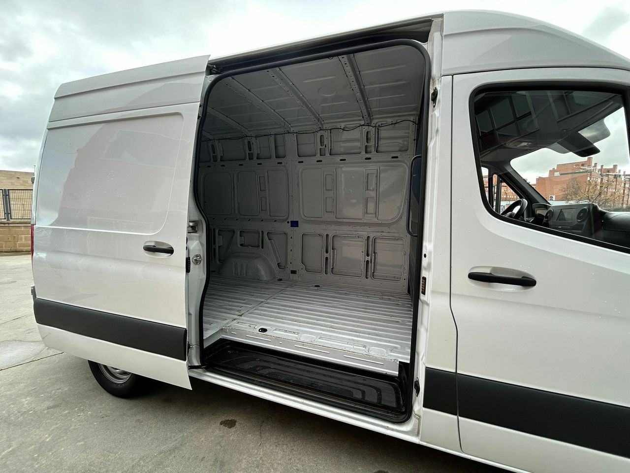 Mercedes Sprinter 314 CDI RWD L2 H2  - Foto 2