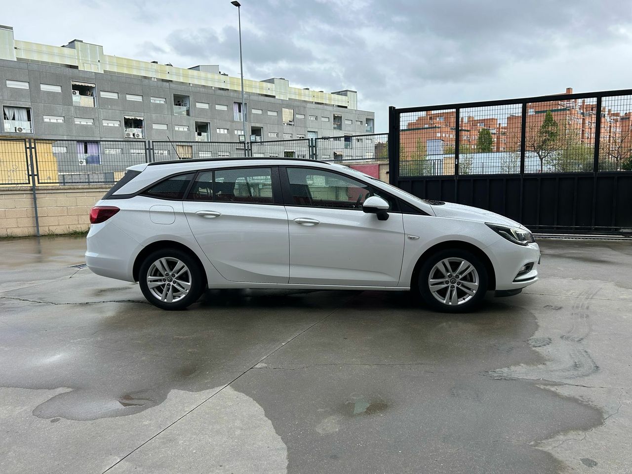 Opel Astra 1.6 CDTi S/S 81kW (110CV) Selective ST - Foto 2