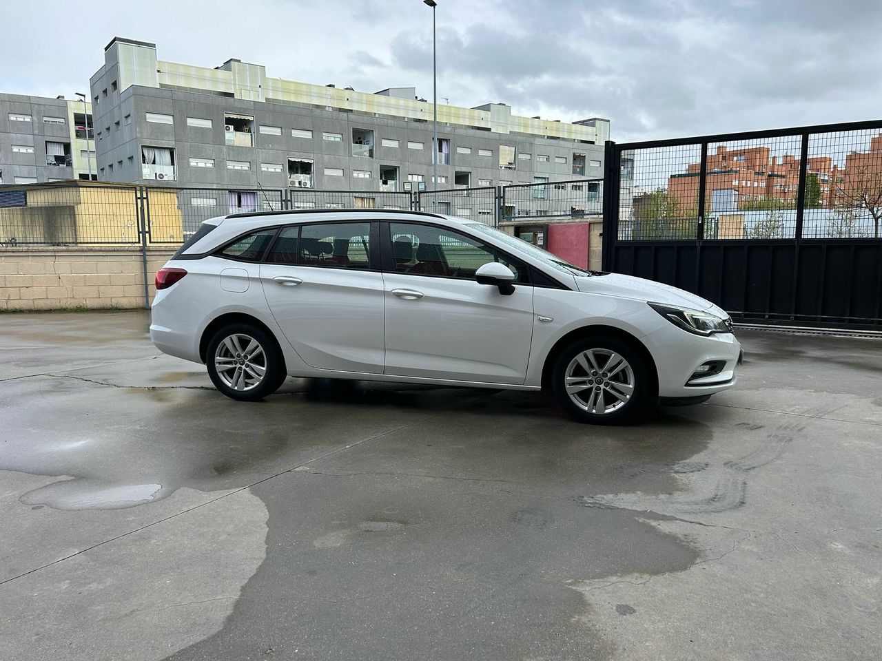 Opel Astra 1.6 CDTi S/S 81kW (110CV) Selective ST - Foto 2