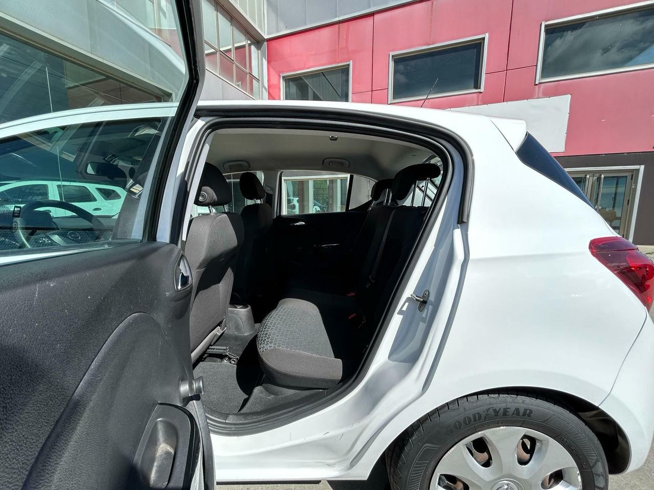 Opel Corsa 1.4 66kW (90CV) Selective Pro - Foto 2