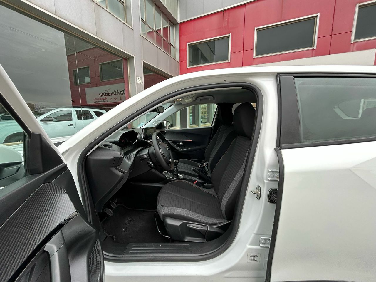 Peugeot 2008 Active BlueHDI 81kW (110CV) - Foto 2