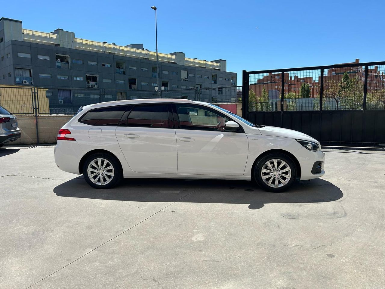 Peugeot 308 SW Style BlueHDi 130 S&S EAT8 - Foto 2