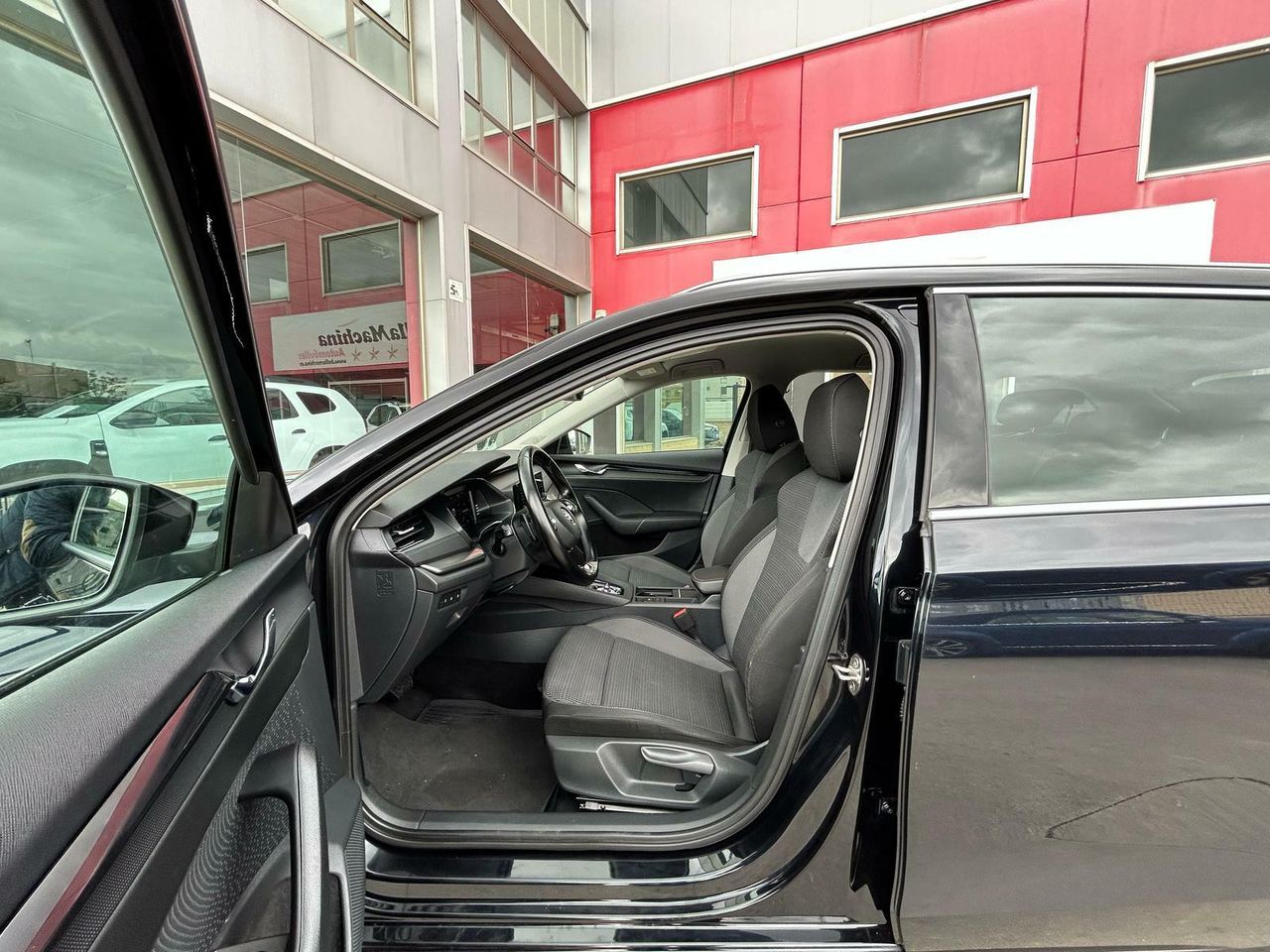 Skoda Octavia Combi 2.0 TDI 110kW(150CV) DSG Ambition - Foto 2
