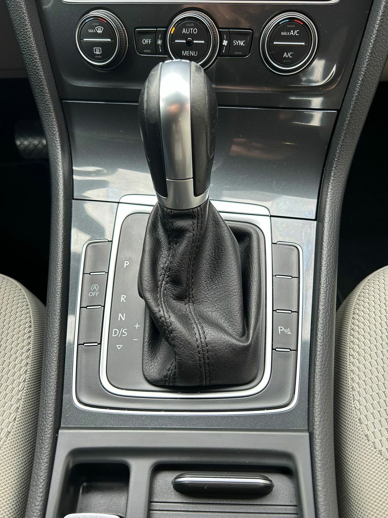 Volkswagen Golf Advance 1.6 TDI 85kW (115CV) DSG - Foto 2