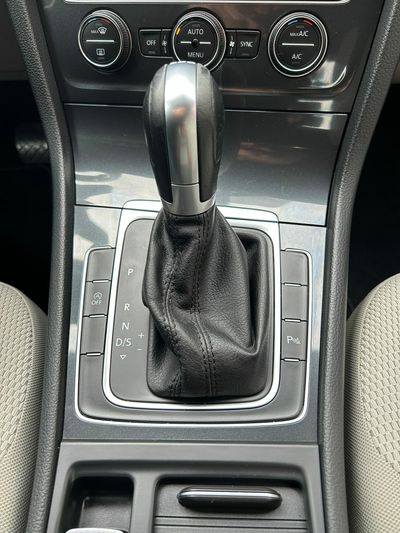Volkswagen Golf Advance 1.6 TDI 85kW (115CV) DSG