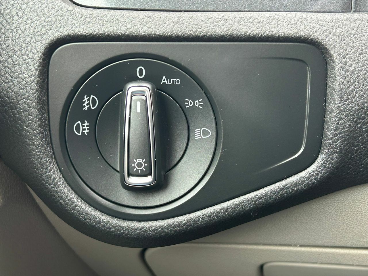 Volkswagen Golf Advance 1.6 TDI 85kW (115CV) DSG - Foto 2
