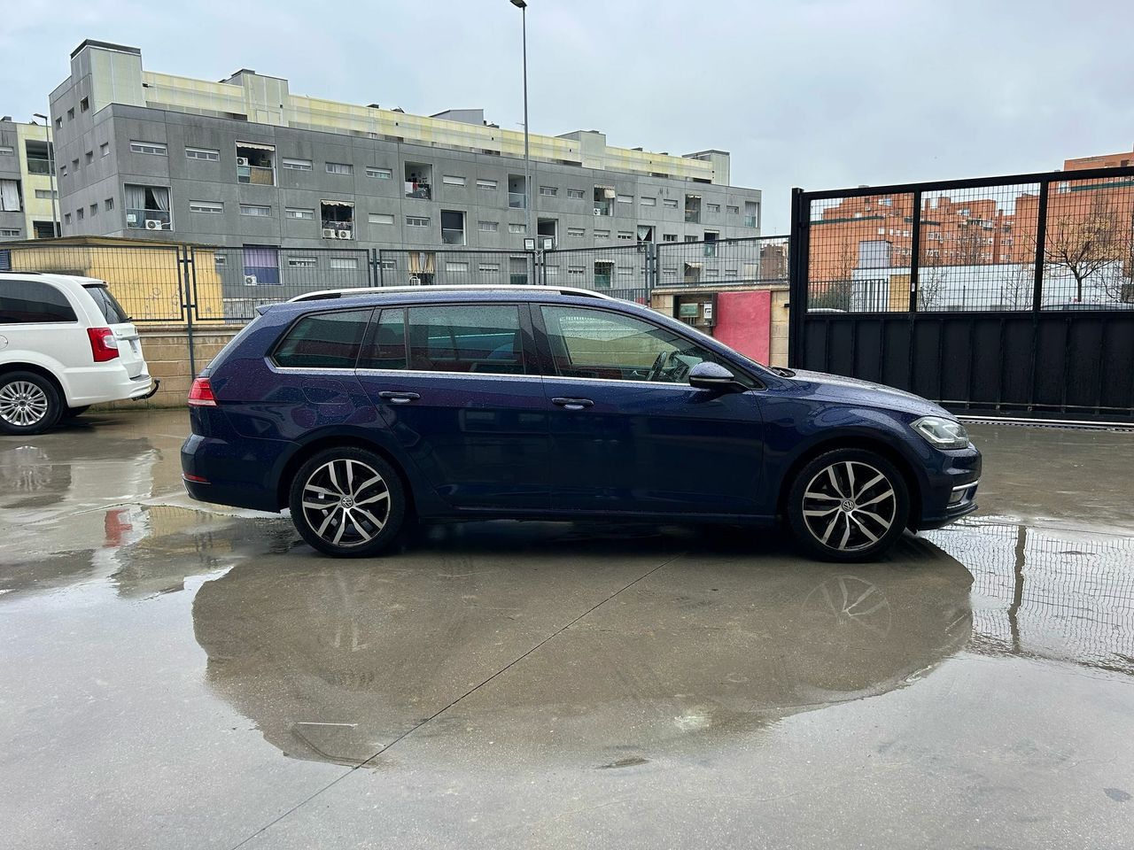 Volkswagen Golf Sport 2.0 TDI 110kW (150CV) DSG Variant - Foto 2